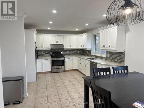 20015 Bathurst Street, East Gwillimbury, ON - Indoor Photo Showing Kitchen With Double Sink