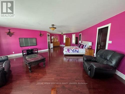 1180 Government Road S, Timmins (Mtj - Mountjoy Rural), ON - Indoor Photo Showing Living Room