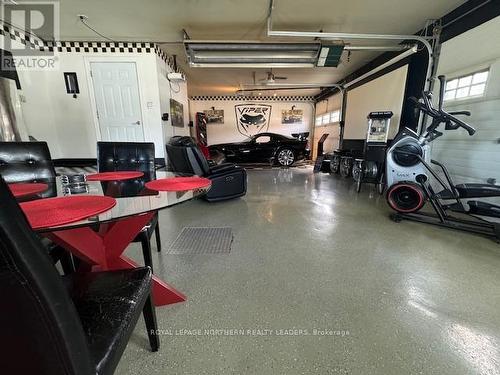 1180 Government Road S, Timmins (Mtj - Mountjoy Rural), ON - Indoor Photo Showing Garage