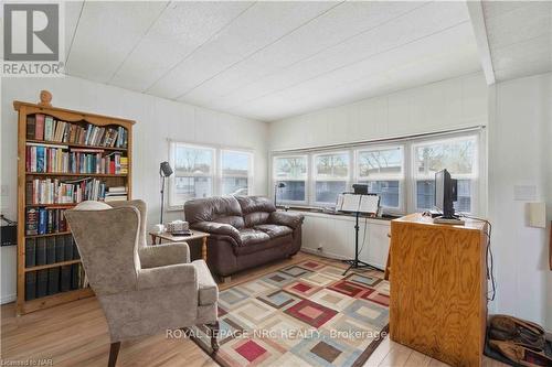 310 - 241 St. Paul Street W, St. Catharines (458 - Western Hill), ON - Indoor Photo Showing Living Room