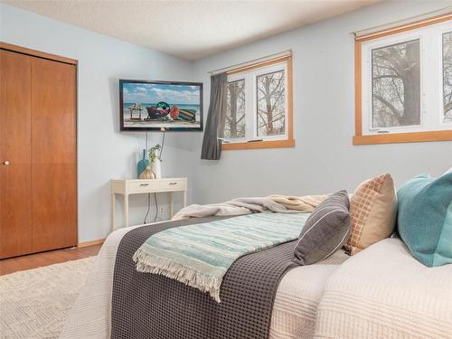 31 Leclair Place, Winnipeg, MB - Indoor Photo Showing Bedroom