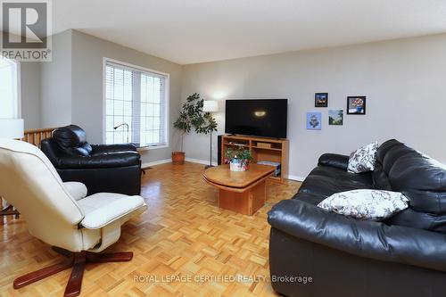 95 Vintage Gate, Brampton, ON - Indoor Photo Showing Living Room