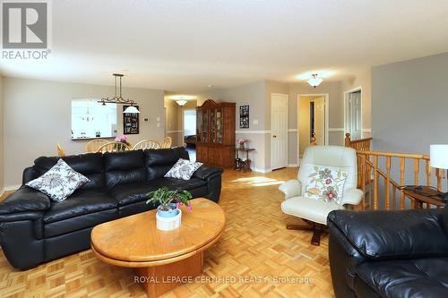 95 Vintage Gate, Brampton, ON - Indoor Photo Showing Living Room