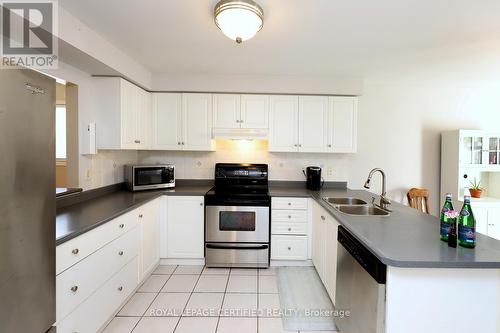 95 Vintage Gate, Brampton, ON - Indoor Photo Showing Kitchen With Double Sink