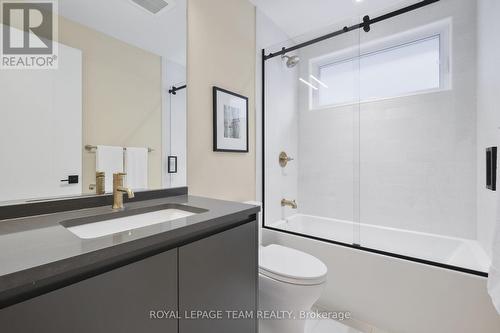 568 Edison Avenue, Ottawa, ON - Indoor Photo Showing Bathroom