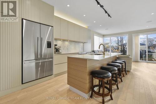 568 Edison Avenue, Ottawa, ON - Indoor Photo Showing Kitchen With Upgraded Kitchen