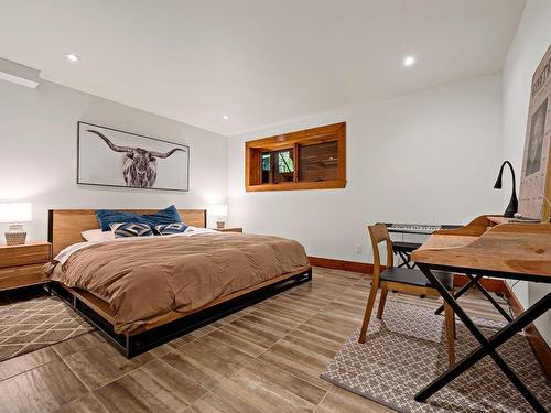 Chambre Ã Â coucher - 75 Ch. Marc-Aurèle-Fortin, Mont-Tremblant, QC - Indoor Photo Showing Bedroom