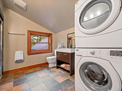 Salle de bains - 75 Ch. Marc-Aurèle-Fortin, Mont-Tremblant, QC - Indoor Photo Showing Laundry Room