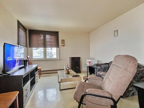 Living room - 313  - 315 Rue St-Henri, Thetford Mines, QC - Indoor Photo Showing Other Room