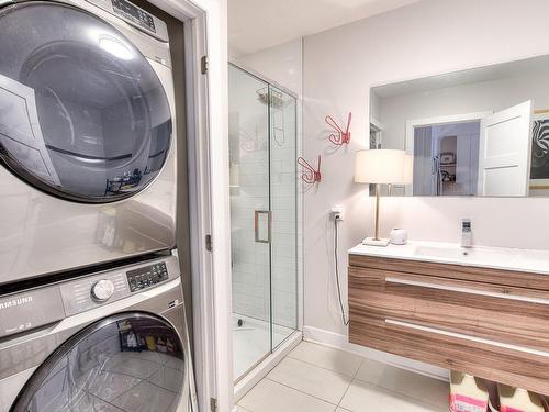 Salle de bains - 4082 Rue Cartier, Montréal (Le Plateau-Mont-Royal), QC - Indoor Photo Showing Laundry Room