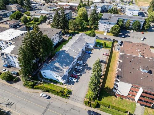 209-2555 Dingwall St, Duncan, BC - Outdoor With View