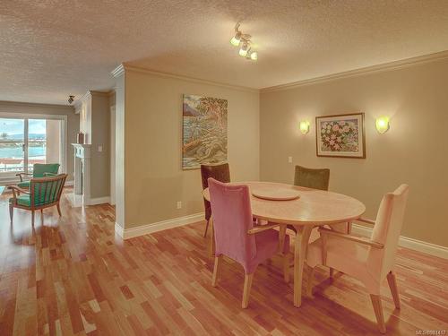 803-75 Songhees Rd, Victoria, BC - Indoor Photo Showing Dining Room