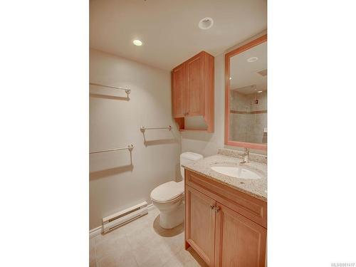 803-75 Songhees Rd, Victoria, BC - Indoor Photo Showing Bathroom