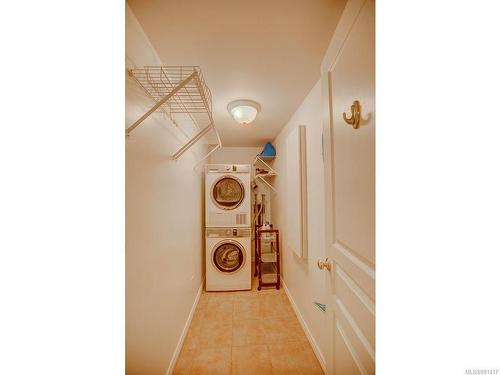 803-75 Songhees Rd, Victoria, BC - Indoor Photo Showing Laundry Room