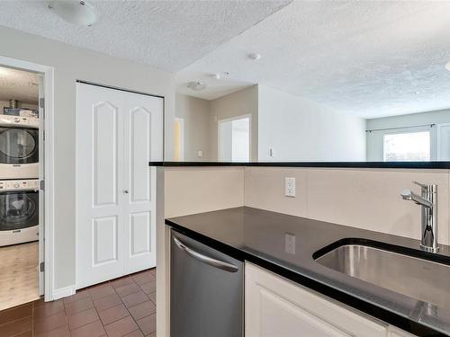 110-380 Waterfront Cres, Victoria, BC - Indoor Photo Showing Kitchen