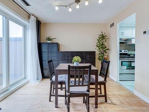 256-165 Cherokee Blvd N, Toronto, ON - Indoor Photo Showing Dining Room