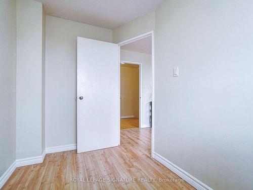 256-165 Cherokee Blvd N, Toronto, ON - Indoor Photo Showing Other Room