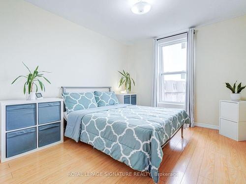 256-165 Cherokee Blvd N, Toronto, ON - Indoor Photo Showing Bedroom