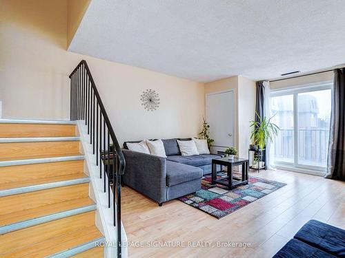 256-165 Cherokee Blvd N, Toronto, ON - Indoor Photo Showing Living Room