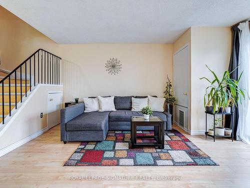 256-165 Cherokee Blvd N, Toronto, ON - Indoor Photo Showing Living Room