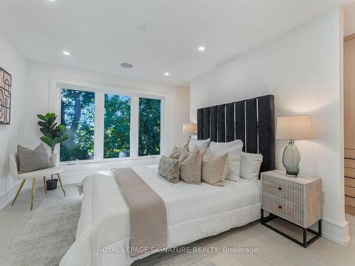 5 Holborne Ave, Toronto, ON - Indoor Photo Showing Bedroom