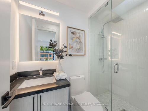 5 Holborne Ave, Toronto, ON - Indoor Photo Showing Bathroom