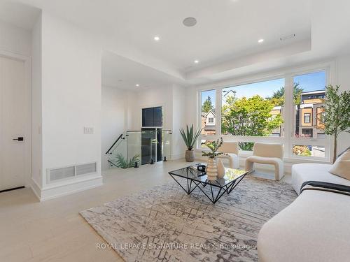 5 Holborne Ave, Toronto, ON - Indoor Photo Showing Living Room