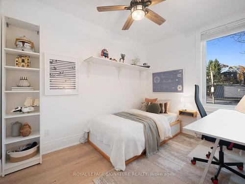 1220 Gerrard St E, Toronto, ON - Indoor Photo Showing Bedroom