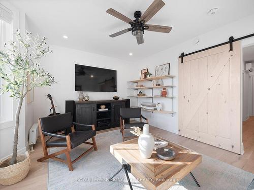 1220 Gerrard St E, Toronto, ON - Indoor Photo Showing Living Room