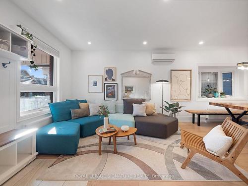 1220 Gerrard St E, Toronto, ON - Indoor Photo Showing Living Room