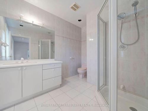 166 Arnold Ave, Vaughan, ON - Indoor Photo Showing Bathroom