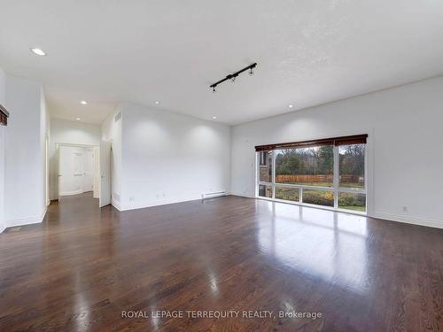 166 Arnold Ave, Vaughan, ON - Indoor Photo Showing Living Room