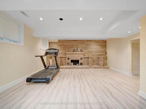 166 Arnold Ave, Vaughan, ON - Indoor Photo Showing Gym Room