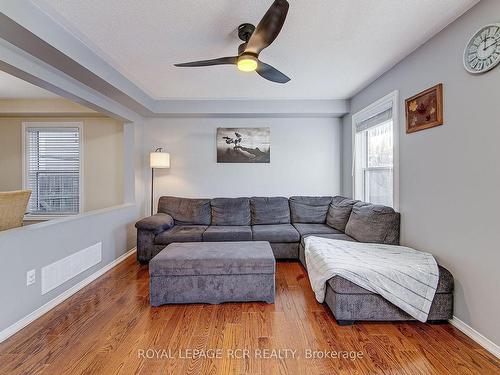 52 Mccurdy Dr, New Tecumseth, ON - Indoor Photo Showing Living Room