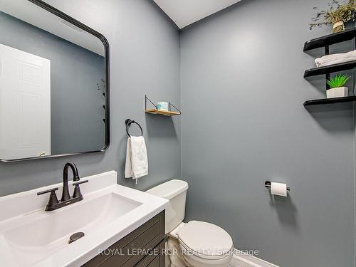 52 Mccurdy Dr, New Tecumseth, ON - Indoor Photo Showing Bathroom