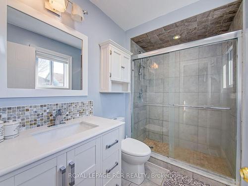 52 Mccurdy Dr, New Tecumseth, ON - Indoor Photo Showing Bathroom