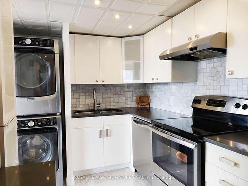 1207-3700 Kaneff Cres, Mississauga, ON - Indoor Photo Showing Laundry Room