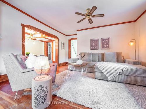 26 Second Ave, Orangeville, ON - Indoor Photo Showing Living Room