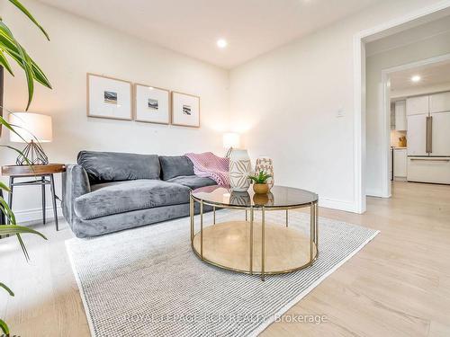 26 Second Ave, Orangeville, ON - Indoor Photo Showing Living Room