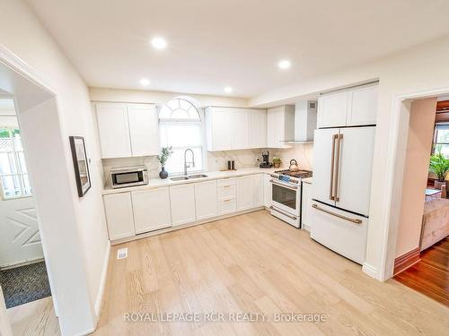 26 Second Ave, Orangeville, ON - Indoor Photo Showing Kitchen With Double Sink