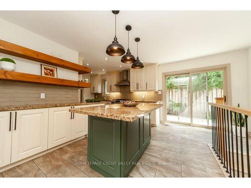 480 Bartley Bull Pkwy, Brampton, ON - Indoor Photo Showing Kitchen With Upgraded Kitchen