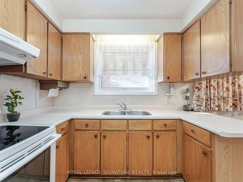 446 Valleyfield Dr, Mississauga, ON - Indoor Photo Showing Kitchen With Double Sink