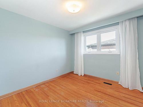 446 Valleyfield Dr, Mississauga, ON - Indoor Photo Showing Other Room