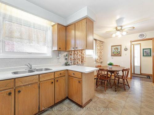 446 Valleyfield Dr, Mississauga, ON - Indoor Photo Showing Kitchen With Double Sink