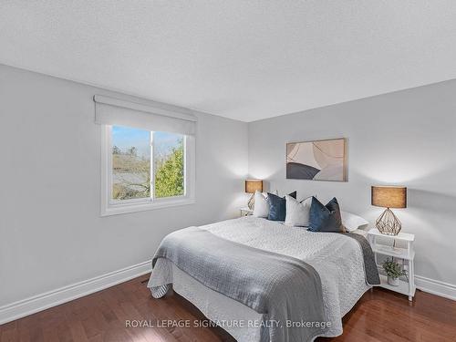 6282 Lavery Crt, Mississauga, ON - Indoor Photo Showing Bedroom