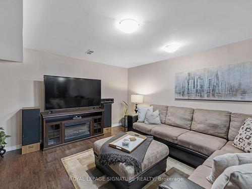 6282 Lavery Crt, Mississauga, ON - Indoor Photo Showing Living Room