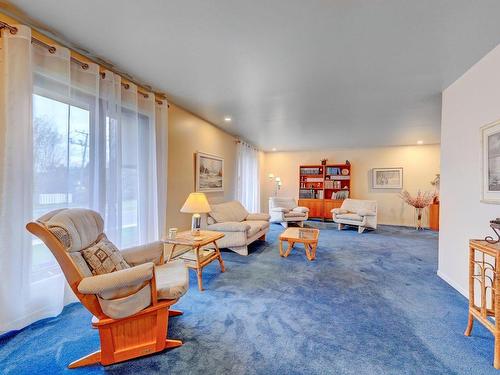 Salon - 52 Rue Lebel, Saint-Jean-Sur-Richelieu, QC - Indoor Photo Showing Living Room