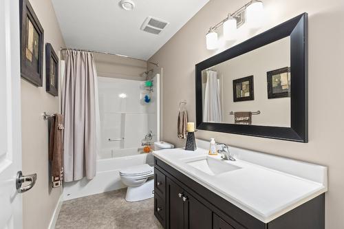 2165 Serrento Lane, West Kelowna, BC - Indoor Photo Showing Bathroom