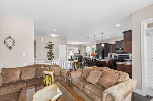 2165 Serrento Lane, West Kelowna, BC - Indoor Photo Showing Living Room