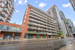 301 - 383 CUMBERLAND STREET  Ottawa, ON K1N 1J7